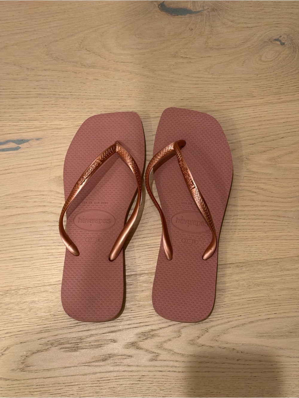 NEW Havaianas Women's Slim Square Flip Flops